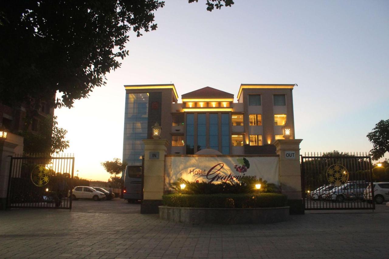 Ramada By Wyndham Varanasi Katesar Chandauli Экстерьер фото