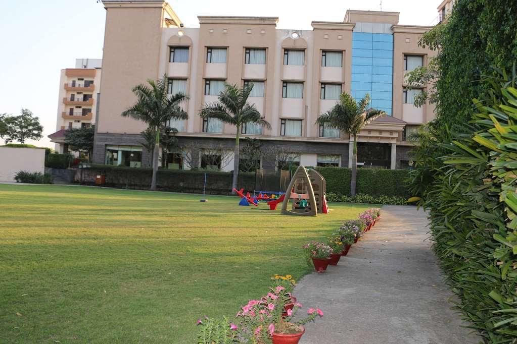 Ramada By Wyndham Varanasi Katesar Chandauli Удобства фото