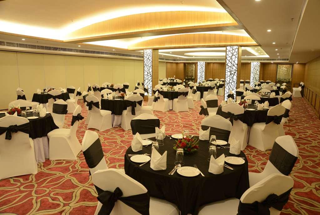 Ramada By Wyndham Varanasi Katesar Chandauli Удобства фото