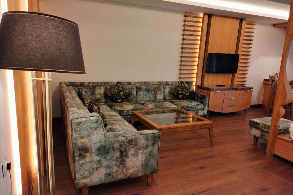 Ramada By Wyndham Varanasi Katesar Chandauli Номер фото
